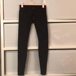 Black high rise wunder under leggings